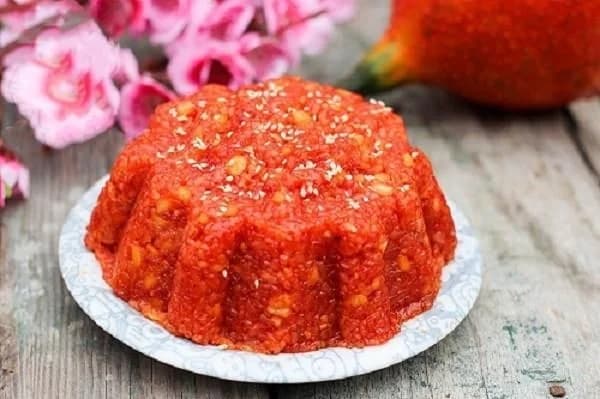 Xôi gấc cúng dĩa nhỏ