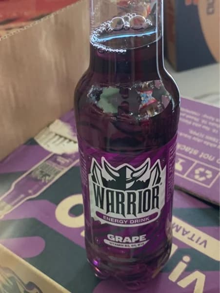 Nước tăng lực Warrior vị nho chai 330ml