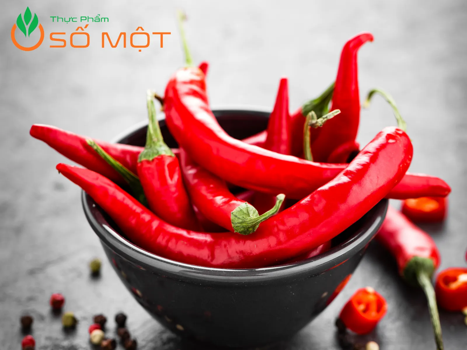 Thực Phẩm Số Một cam kết cung cấp ớt sừng đỏ tươi ngon, chất lượng hàng đầu, phục vụ mọi nhu cầu