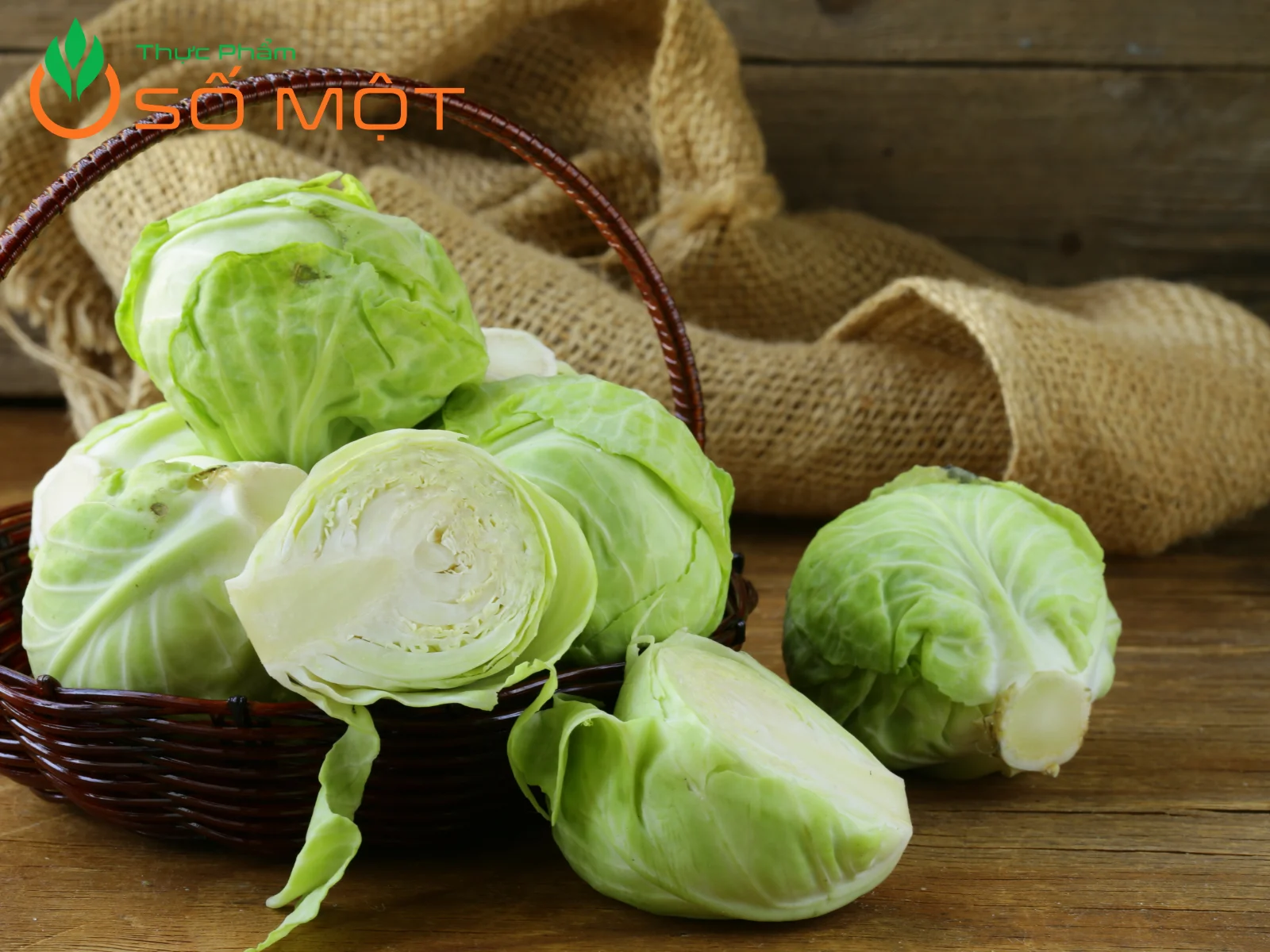 Giá bắp cải dao động từ 25.000 VNĐ/kg - 35.000 VNĐ/kg