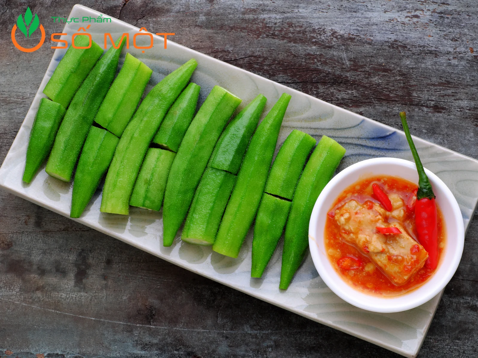 Đậu bắp luộc chấm chao là món ngon được nhiều người yêu thích